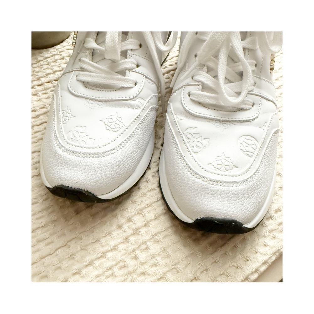 Guess Los Angeles Kadlin Logo Detailed Retro Jogger Sneakers White size10 - Picture 3 of 6